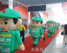 �𱬾W(w��ng)�ٴ����𺳵��ˑB(t��i)�o�˶�Ŀһ�µĸ��X(ju��)