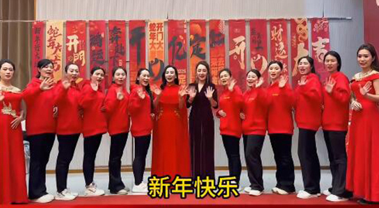 ������\�����Ҹ��M���g���w˹�_ף�����Ěg��һ·�����