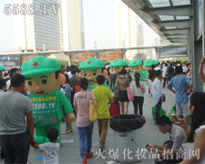 �𱬿�ͨ��ģ�����(du��)���γ���һ�����۵��L(f��ng)����