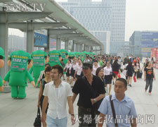 ���¿ɐ۵Ě�ģ�����@ʾ�𱬌���