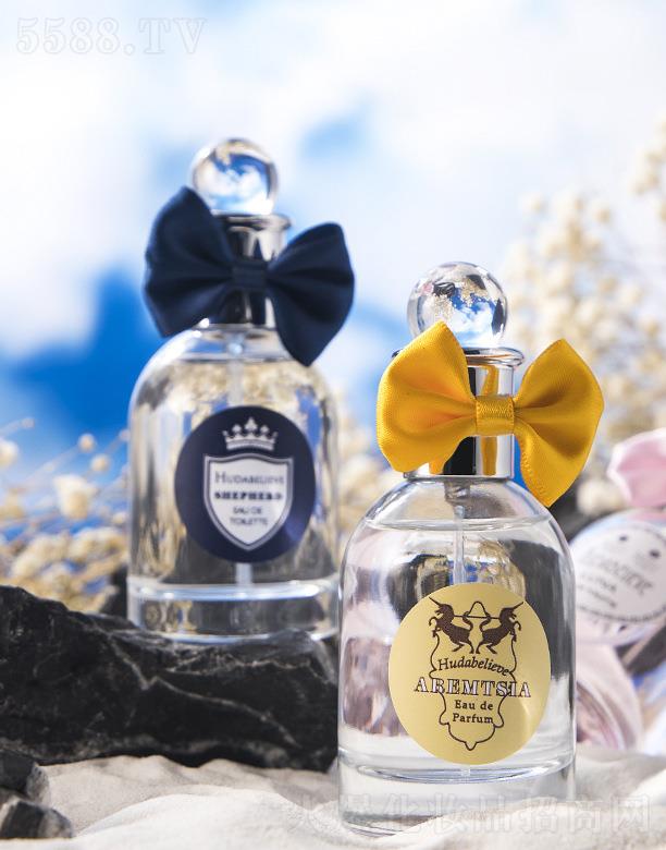 С������Ů���Ķ��Z��ˮ