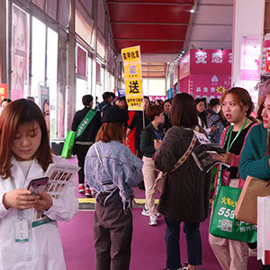 ���˵ĈԳ���͸¶�o�F����