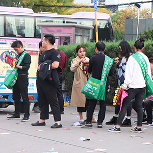 ֻ��ƴ���������Mȡ�����ڳ�Խ�����쾫Ӣ����