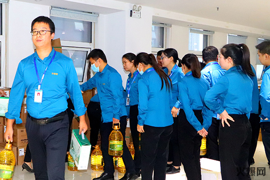 �𱬼����I(l��ng)ȡ����YƷ