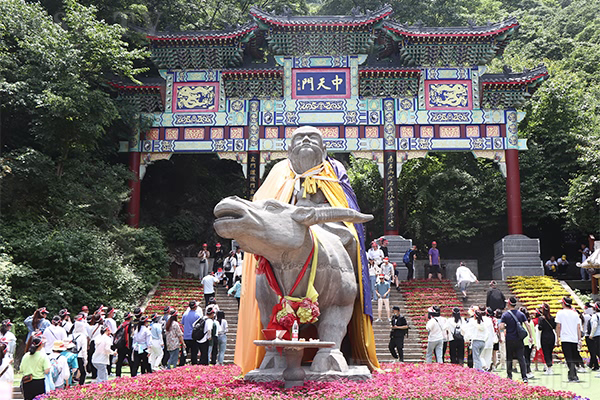 �����y��������������