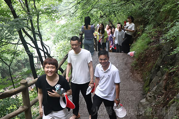 ���˿s�������H��ȫ���Ը�