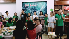 �������ۣ�����΢Ц�����˹�ͬ�c����