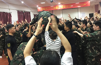 �A��һ���ݔ��һ����