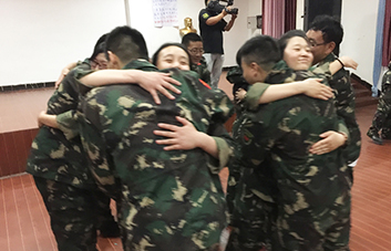 ���ڰl(f��)�F(xi��n)��߅������������߆݌��e�˵�ٝ��