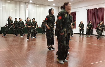 �����X�����Ʊ��O�����@һ·�҂��A��Ư����