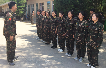 �I�����ǈF꠵ĺ��ģ�һ��һ�ж��Ǳ�����