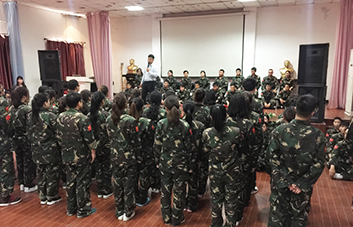 �I�����ǈF꠵ĺ��ģ�һ��һ�ж��Ǳ�����