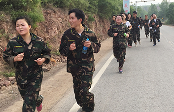 15����ͽ��ĥ�Z���𱬾W(w��ng)�T�;�Ӣ�F����O����