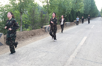 ���˵������ٴ�Ҳ��С���F꠵�������СҲ�Ǵ���