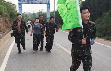 ͽ������15����w򞡰�L��·����ĥ�Z����Ѫ�Ի�����