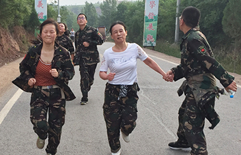 ��Փ�ǔv��߀�Ǳ������҂��]�ЁG���κ�һ���ˣ�