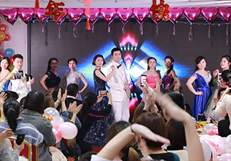 �pӯ�Ĳ������M�@Ů�˵Ķ��������ڻ�T�_(t��i)�㣡