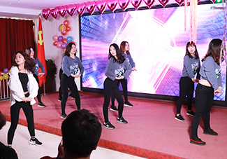 �����赸��һ�������M�����(d��ng)�ഺ���]���L(f��ng)����