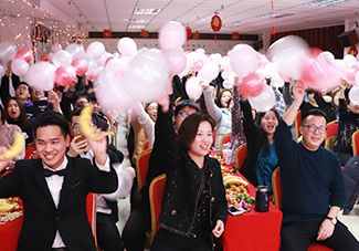 �g��Ц�Z(y��)���𱬾W(w��ng)ȫ�w�T���R��һ�ù���ʢ�磡