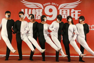 �{(di��o)ζƷ���ڰ��䡷��(chu��ng)���赸����һ�ӵ�ҕ�X�_����