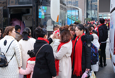 ��10���꣬�𱬼����������(du��)��܇���@����һ���ˣ�